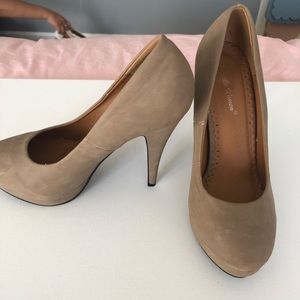 Light brown/Nude pump heels, from London